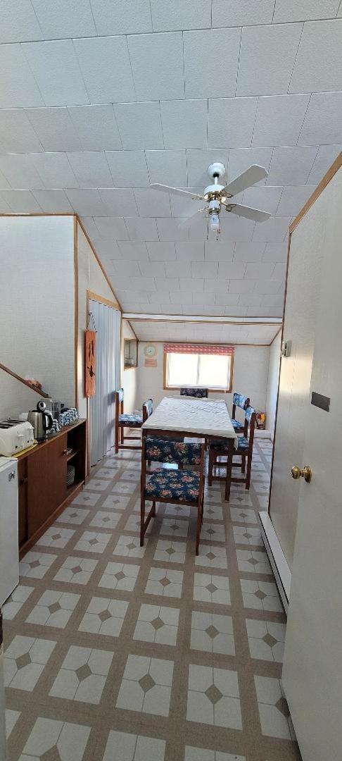 Polar Bear Bed And Breakfast Churchill Exterior photo
