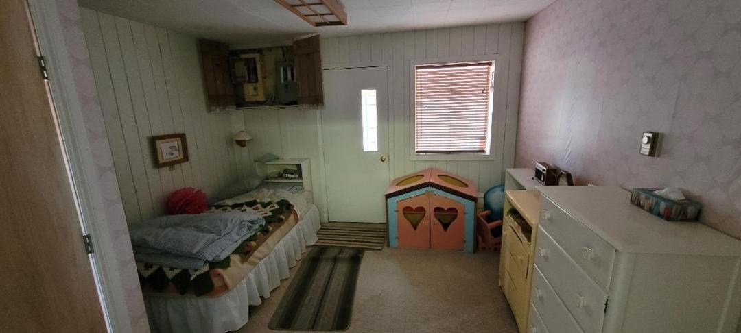 Polar Bear Bed And Breakfast Churchill Exterior photo